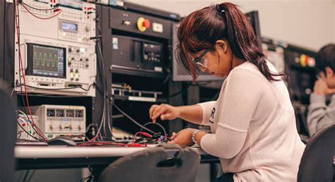Electronics Engineer in Canada .